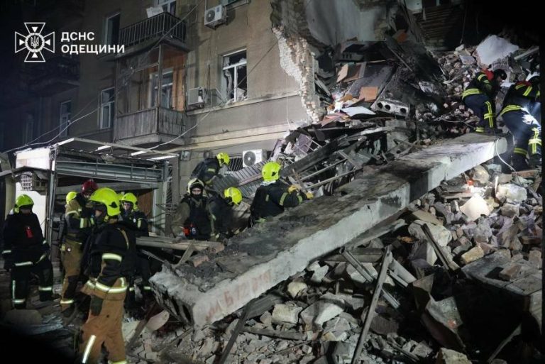 Понад 50 безпілотників атакували Одесу та область: зруйновані квартири, серед поранених — діти й вагітна (ФОТО)