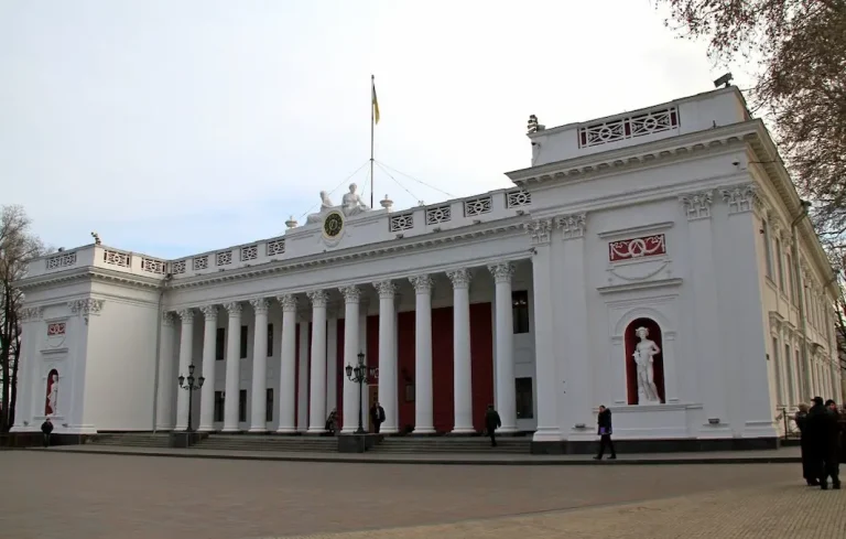 Одеса на роздоріжжі: кредити чи скорочення для латання бюджетних дір