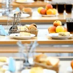 Куди йдуть мільйони субвенцій і сухпайків: стан шкільного харчування в Одесі та області