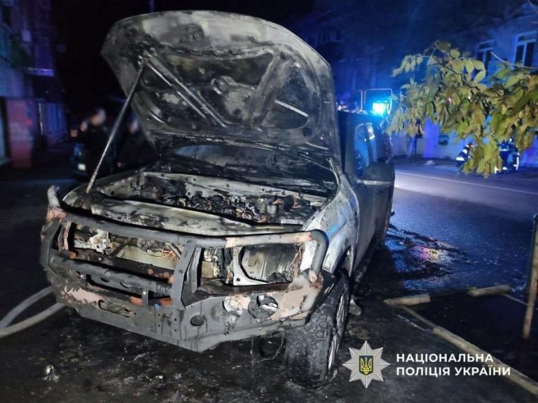 Приїхав за винагородою — в Одесі арештували іноземця за підпал автівки