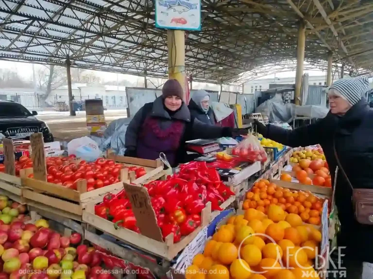 Привоз у січні: як змінилися ціни на продукти у морозній Одесі — фоторепортаж