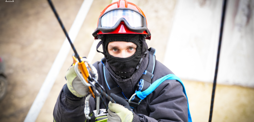 В Одеській області чоловік госпіталізований після спроби самотужки загасити пожежу
