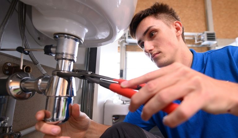 Нескучные факты о сантехнике и садовой технике: почему вода любит порядок