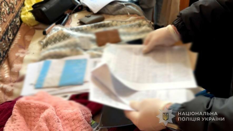 В Одесі затримали чиновницю ТЦК, яка за хабарі гарантувала відстрочку від мобілізації — ФОТО
