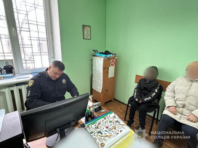В Одеській області 12-річний підліток вживав алкоголь і ледь не замерз на вулиці