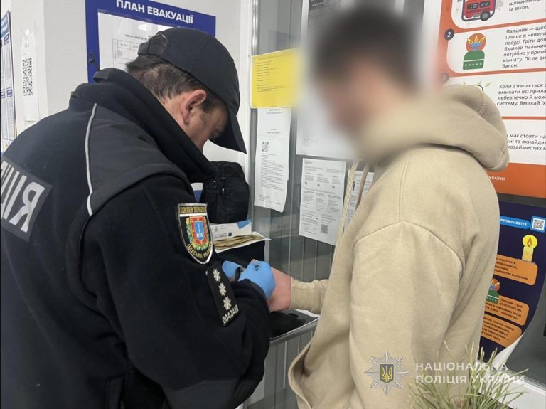 Поліція Ізмаїльщини відреагувала на розбійний напад на літнє подружжя та їхнього неповнолітнього онука