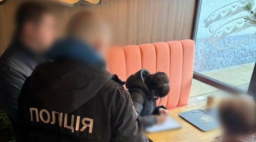 В Одеській області мати намагалася відкупити сина зі СІЗО за $1000