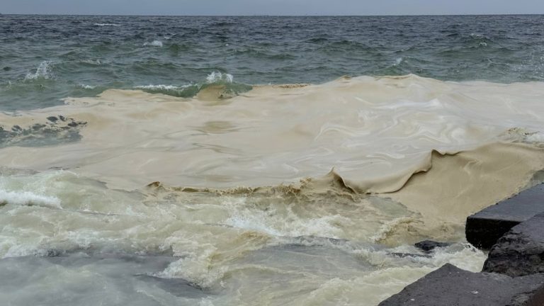 Забруднення моря загрожує пляжному сезону в Одесі