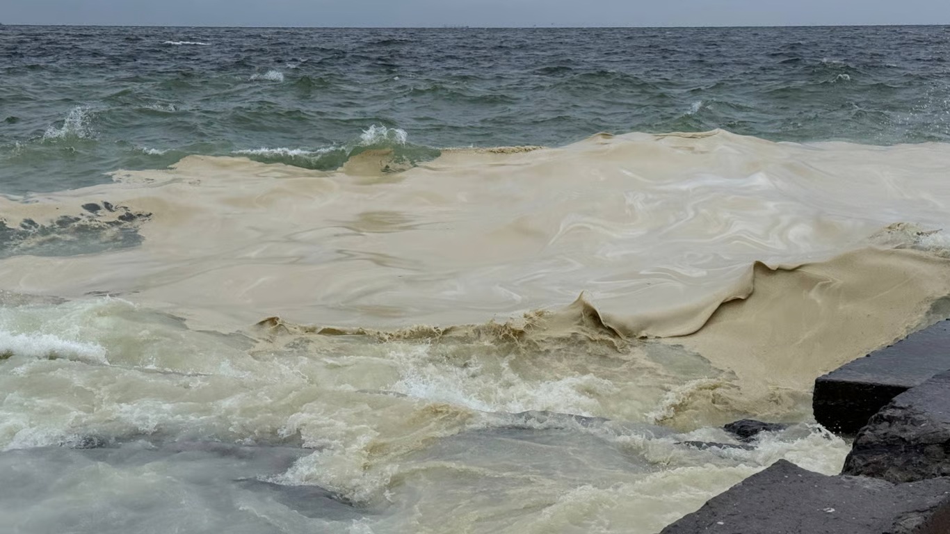 Забруднення моря загрожує пляжному сезону в Одесі