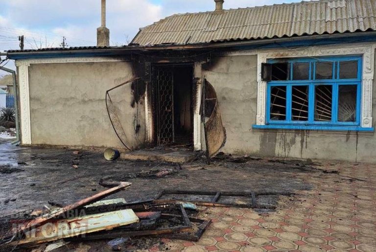 У Кілії вогонь охопив територію Покровського храму — важко постраждав сторож