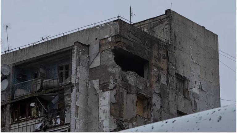 Удар по Одесі: зруйновано ринок і житлові квартири — фото наслідків