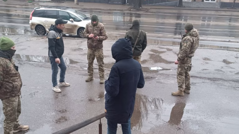В Одесі натовп напав на працівників ТЦК, є поранені