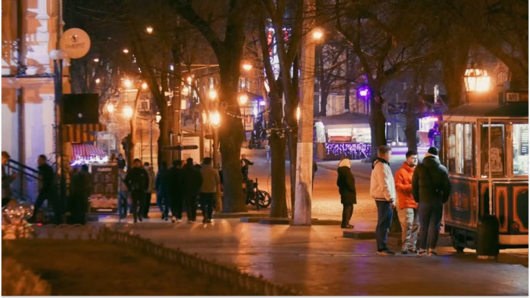 Коли та де вимикатимуть світло в Одесі: прогноз на завтра