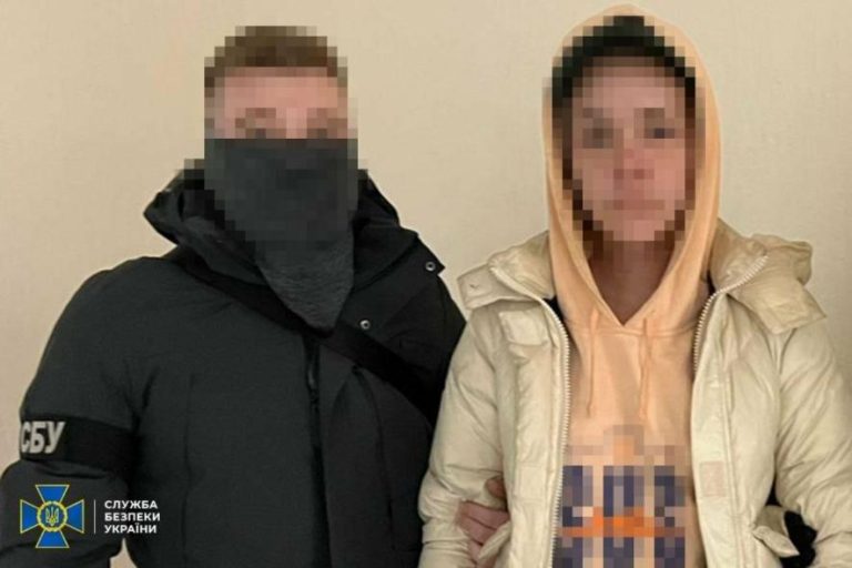 На Одещині двоє людей оформили Starlink за вимогою окупантів — ФОТО