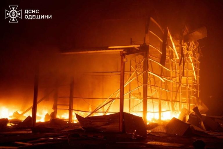 Обстріл промзони в Одесі — які речовини потрапили в повітря і яку шкоду це завдало місту