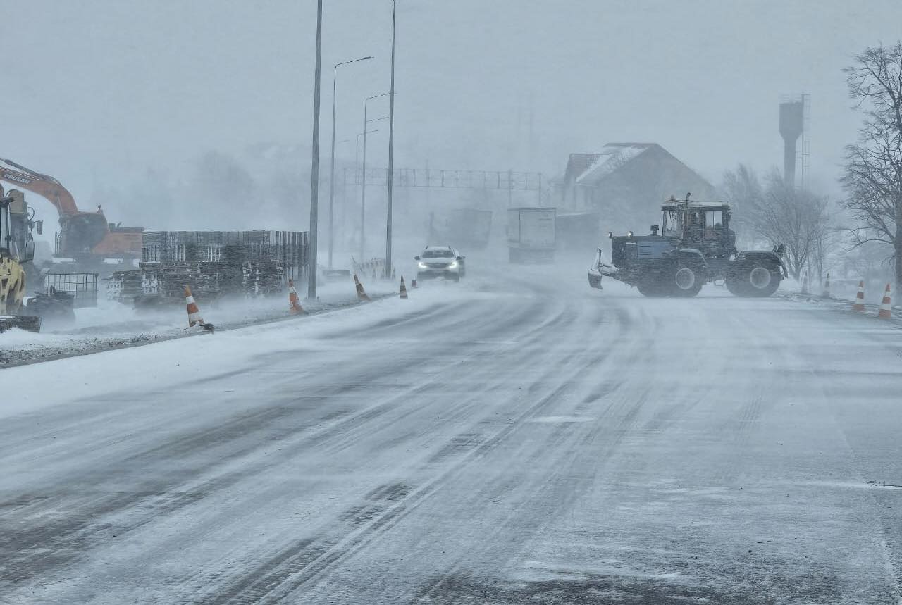 Як комунальні служби Ізмаїльського району справляються з посиленим снігопадом