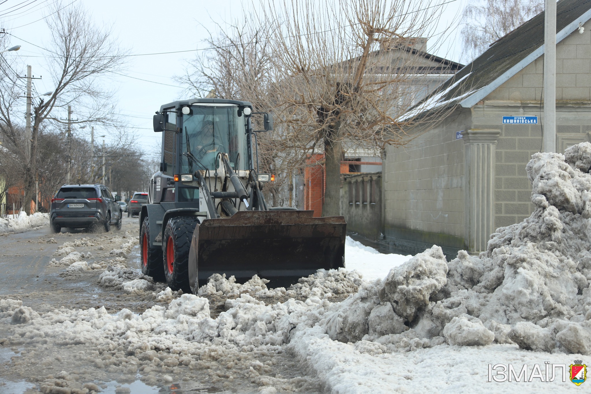 В Ізмаїлі в посиленому режимі ліквідовують наслідки негоди