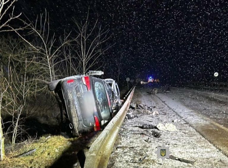 На трасі Одеса–Рені сталася смертельна аварія: водій загинув, дружину госпіталізовано