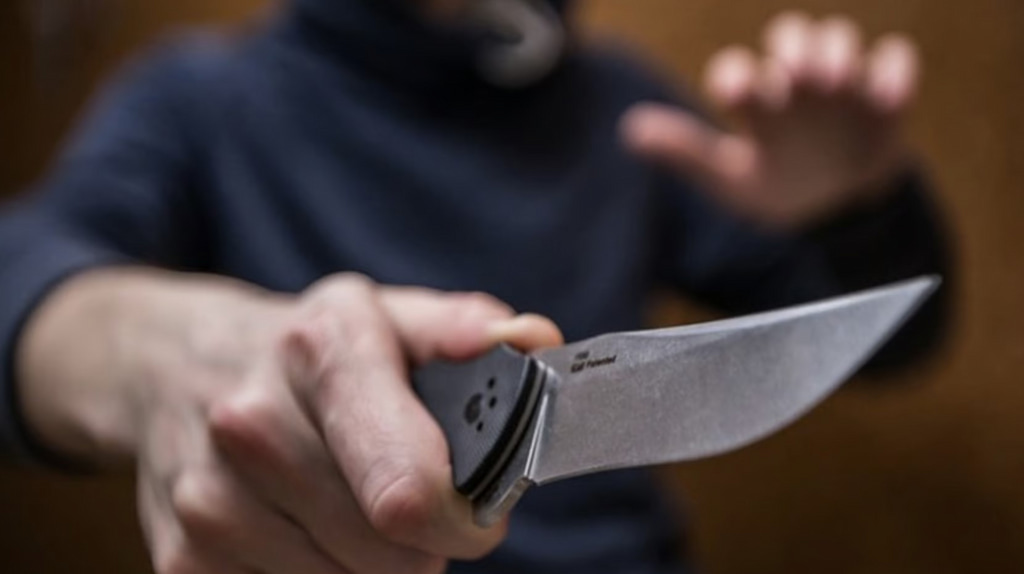 В Одесі зловмисник із ножем поранив працівника ТЦК