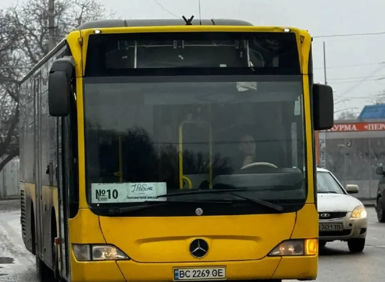 У суботу соціальні автобуси в Одесі курсуватимуть за вихідним графіком: розклад