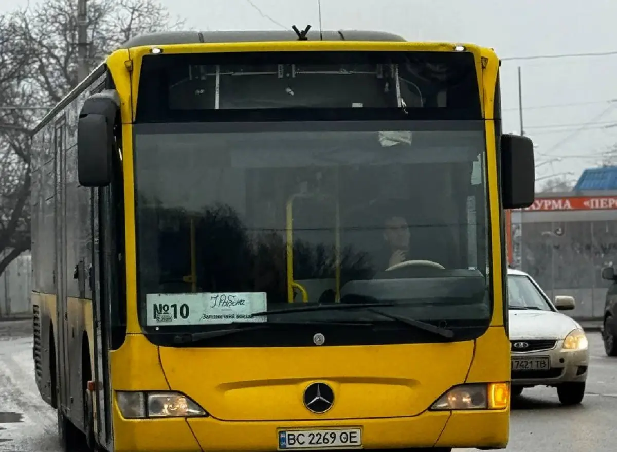 У суботу соціальні автобуси в Одесі курсуватимуть за вихідним графіком: розклад