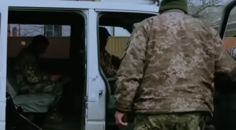 В Одесі затримали чоловіка з собакою: госпіталізований, версії — побиття чи самоушкодження