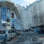 Одеса після нічної атаки: розбиті вікна, спалені авто та понівечений медцентр у фоторепортажі