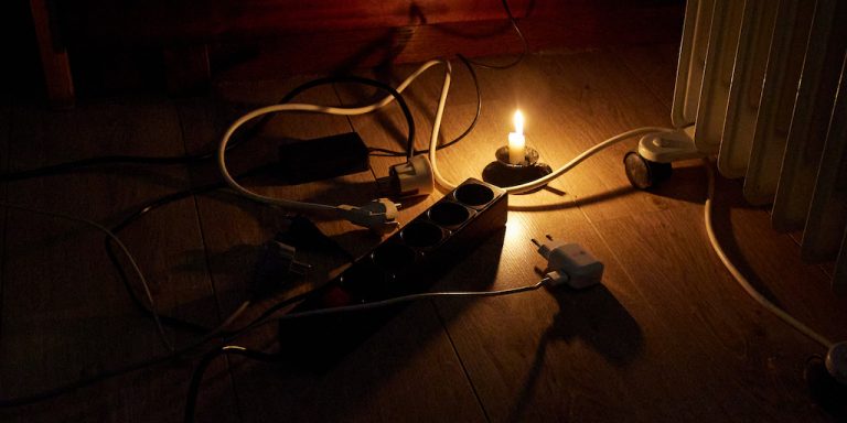 В Одеській області без світла залишаються 68 тисяч домівок — що відомо про відновлення електропостачання
