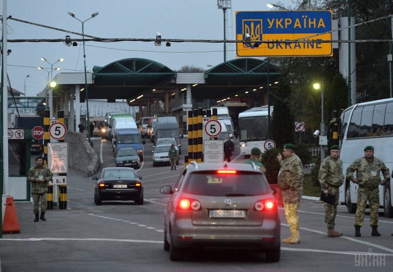 Рух між Одеською областю й Молдовою призупинено через снігопад