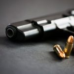 В Аккермані перед судом постав інспектор батальйону поліції Донеччини за нелегальне зберігання великого арсеналу зброї й боєприпасів