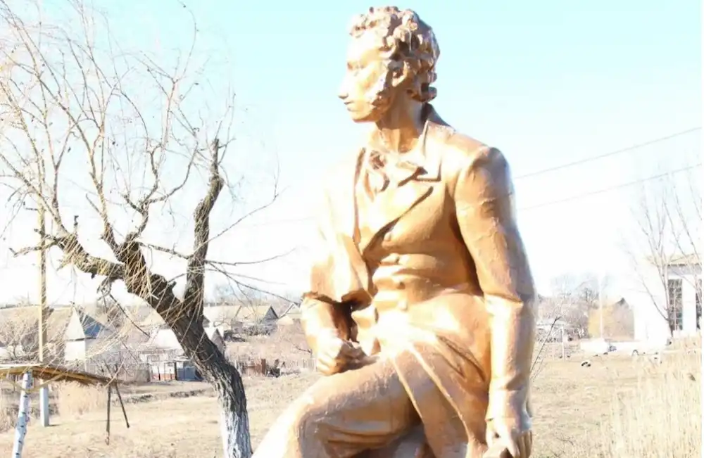 Пам’ятники Пушкіну і Суворову в Одеській області втратили охоронний статус — їх можуть демонтувати