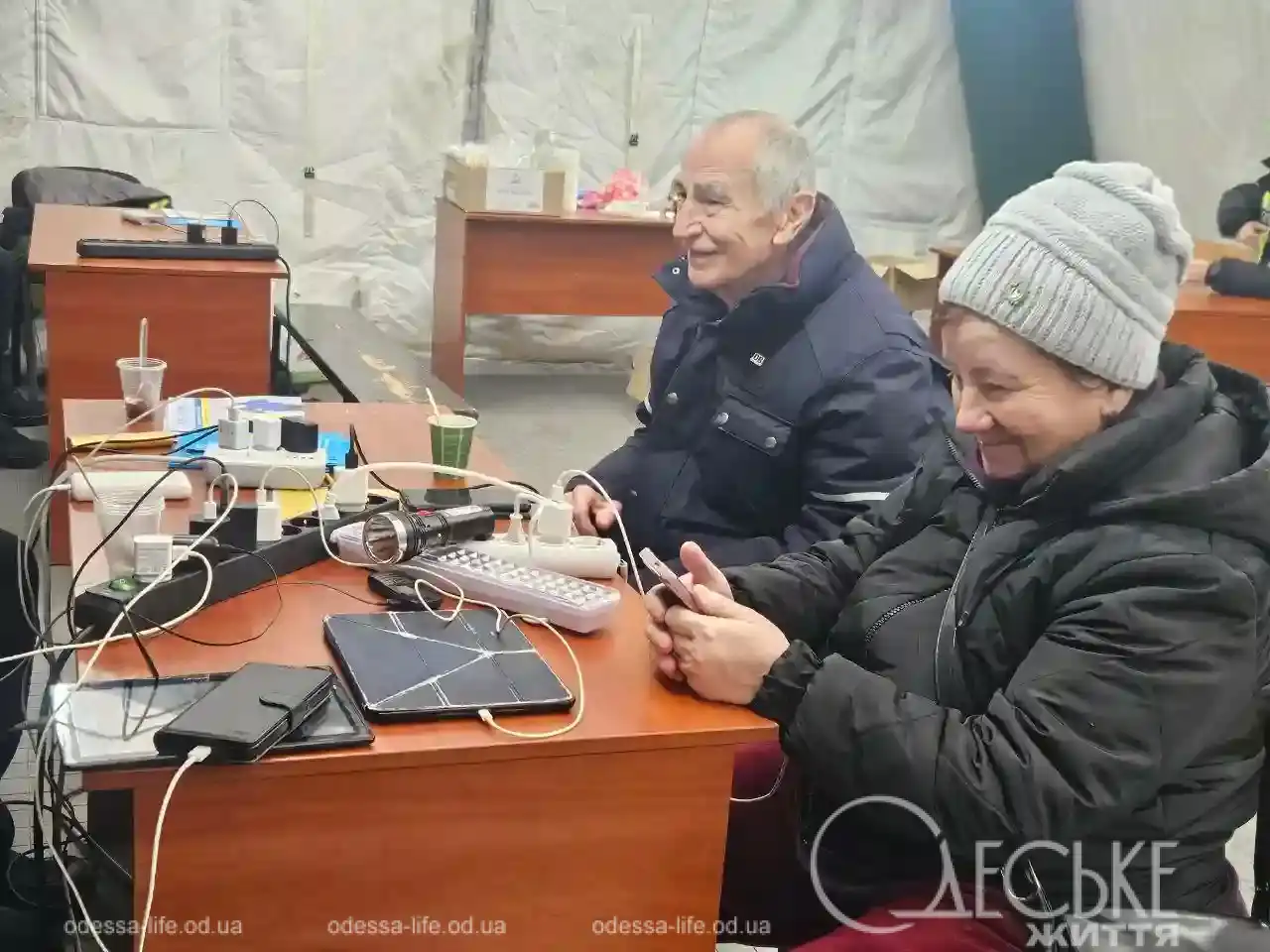 В Одесі відкрили наметові пункти незламності — їхній комфорт вражає (фоторепортаж)