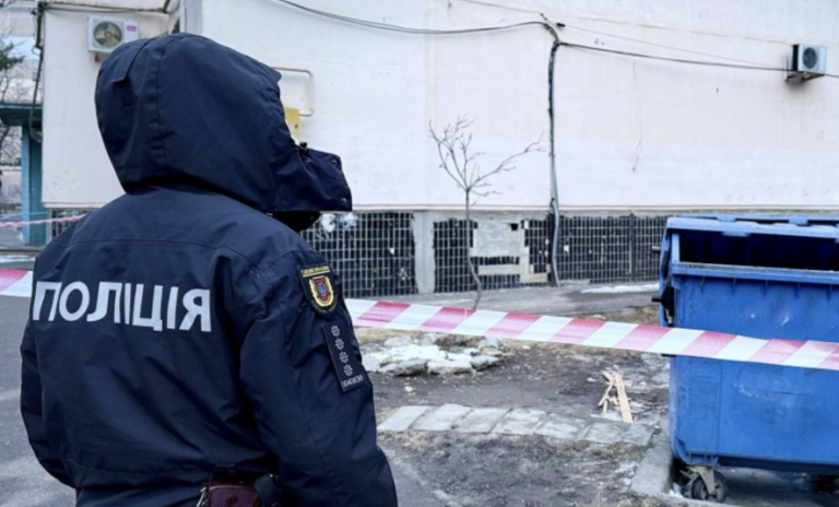 В Одесі жінка викинула немовля у сміттєвий контейнер