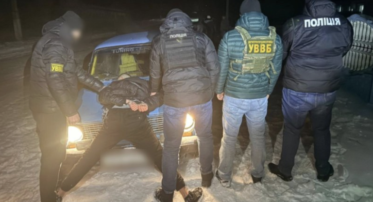 Під Одесою затримали 18-річного ділка, який за 6 тис. дол. обіцяв організувати втечу через кордон