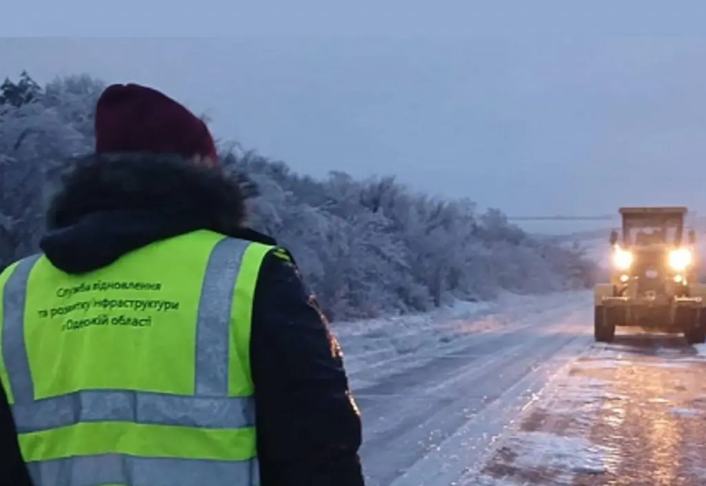 Екстрено закривають рух автобусів і вантажівок на трасі Одеса–Рені: причина