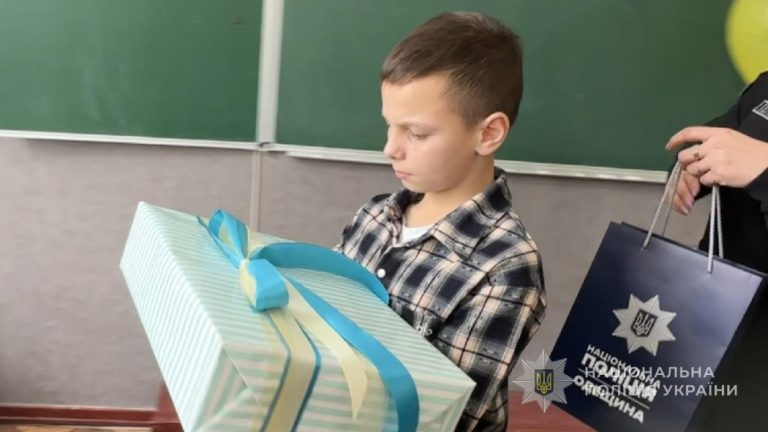 Поліція Болградщини зворушливо вшанувала ювілей сина загиблого на війні колеги