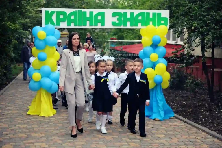 В Одещині забезпечили світло для відкритих уроків і виграли конкурс «Учитель року»