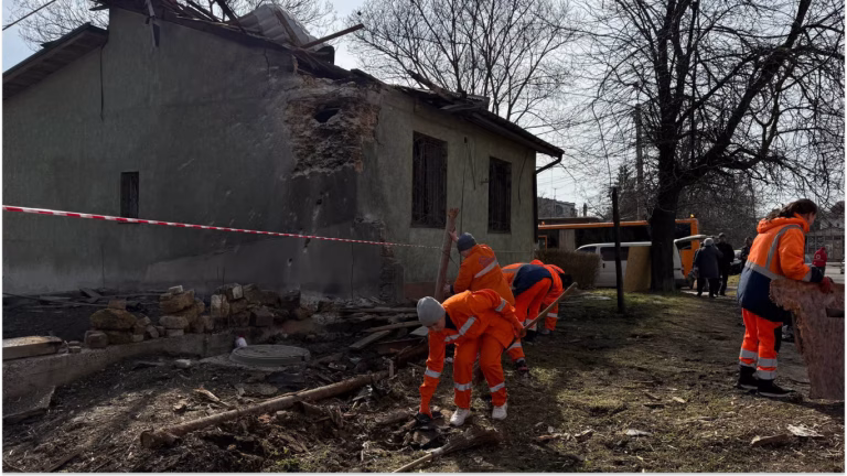 Опубліковано перші кадри руйнувань в Одесі після ранкового удару