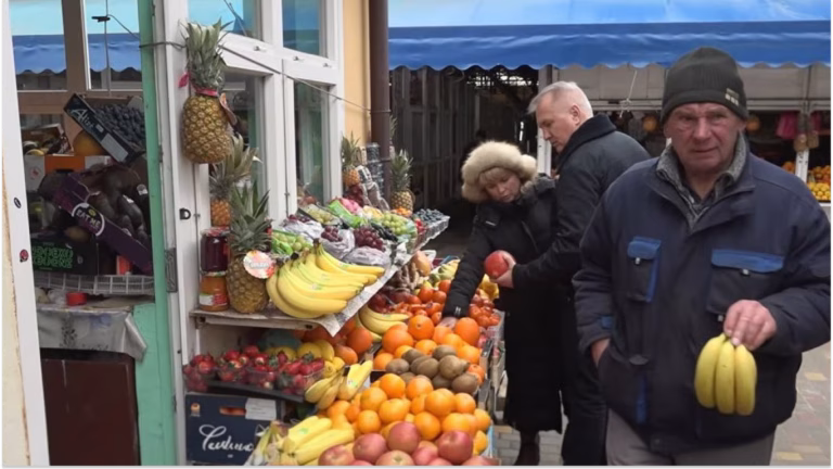 На Новому базарі в Одесі черешня по діамантових цінах — огляд цін на фрукти