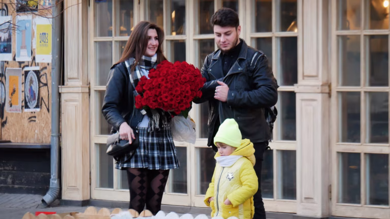 Ціни на святкові букети в одеських квіткових студіях до 8 березня