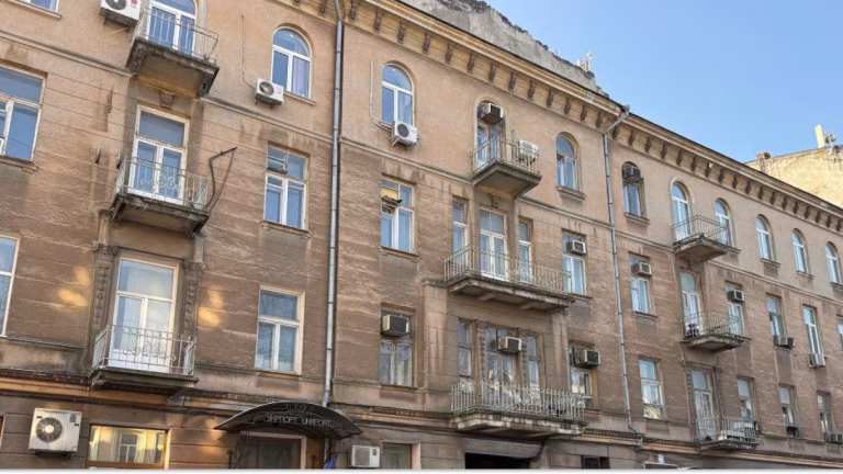 Правоохоронець незаконно привласнював квартири померлих одеситів