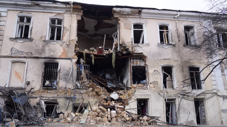 Опубліковано перші знімки наслідків влучань дронів в Одесі