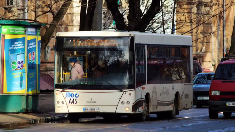 Оприлюднено сьогоднішній розклад соціальних автобусів в Одесі