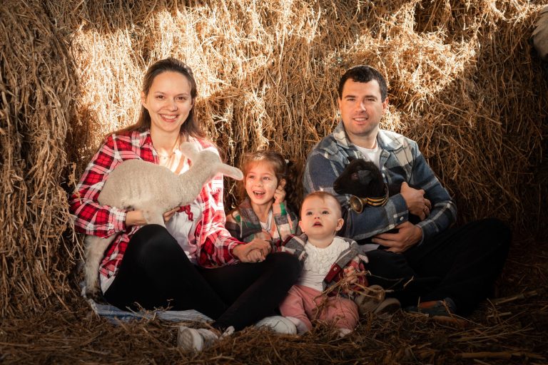 Замість Одеси — рідне село: молода пара з Ізмаїльщини відроджує болгарську громаду Бессарабії