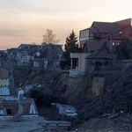 У Чорноморську на Одещині вулиця сповзла в море — відео