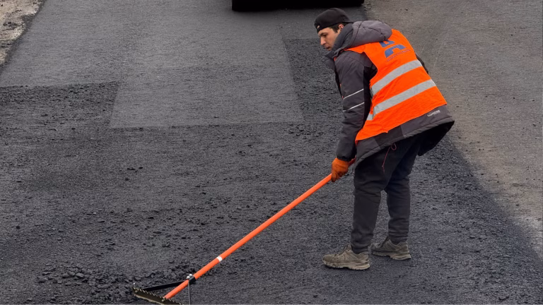 В Одесі через ремонт доріг на кількох вулицях утворилися затори