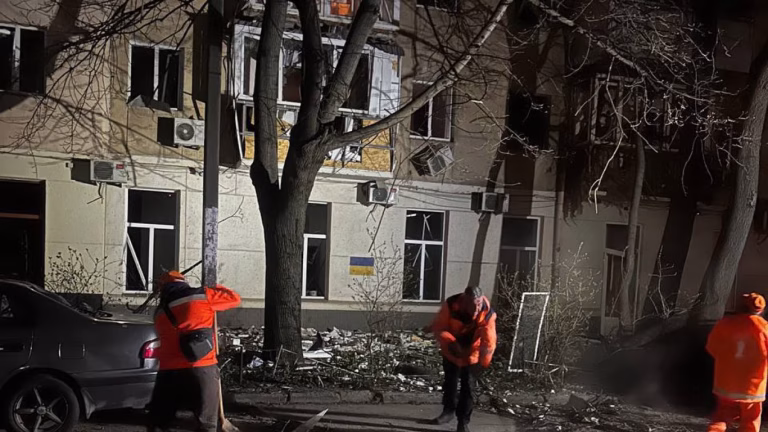 Нічний удар по Одесі: пошкоджено пологовий будинок та житлові споруди