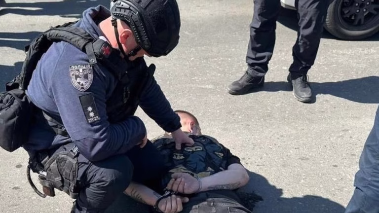 В Одесі після стрілянини затримали озброєного чоловіка