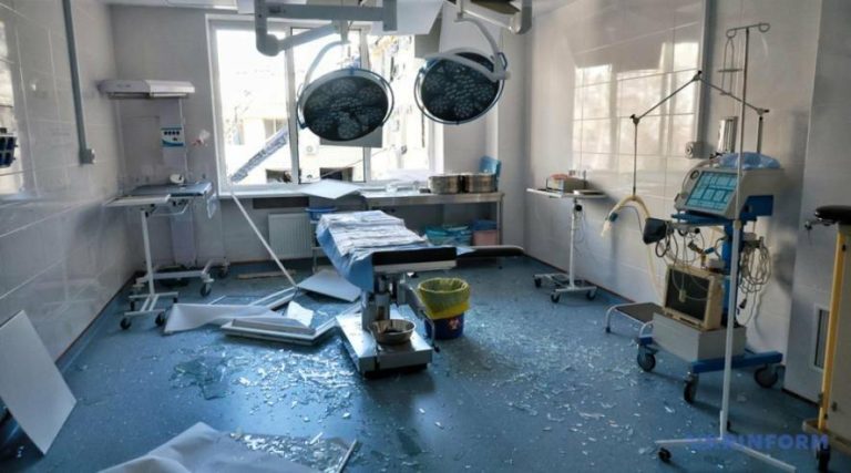 Під обстрілами в Одесі медики вивели немовлят і вагітних пацієнток — ФОТО