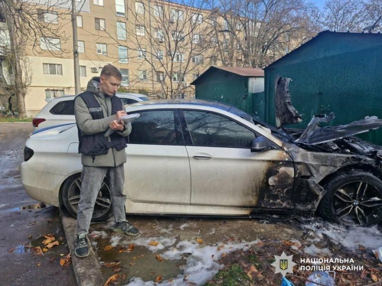 В Одесі до суду передадуть чоловіка, що підпалив поштову скриньку й автомобіль сусіда